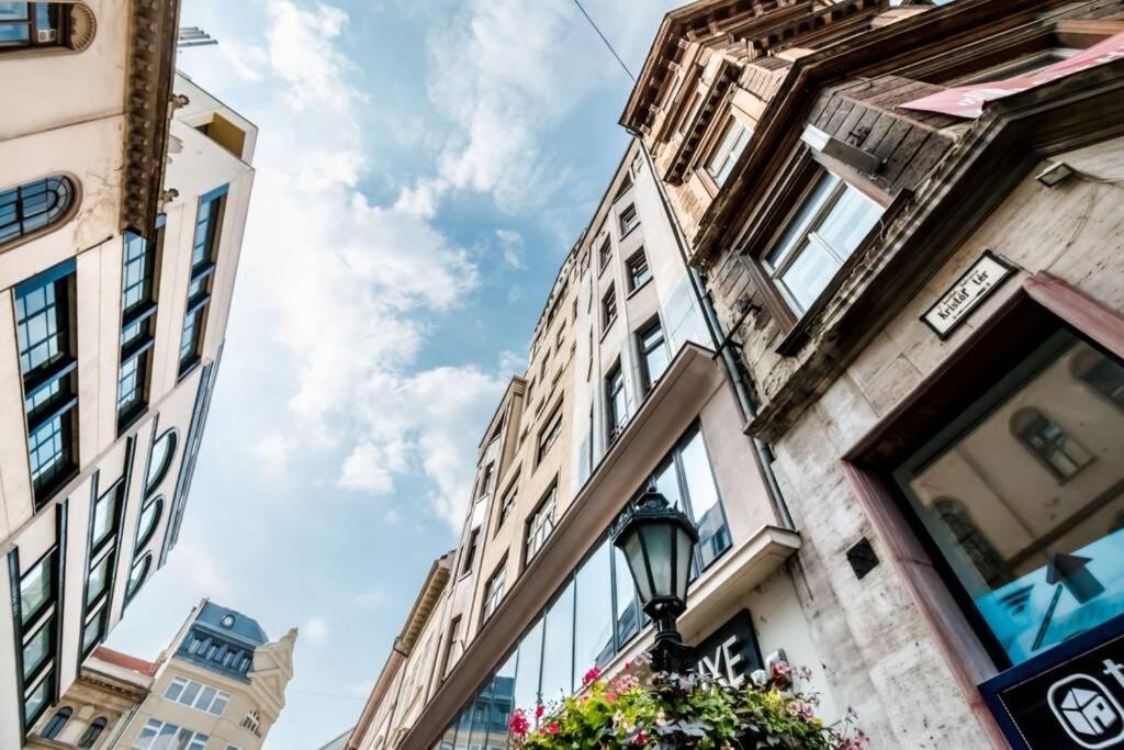 Best Located, 150 M2 5 Bedrooms Apt., Budapest Eksteriør bilde