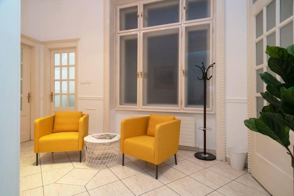 Best Located, 150 M2 5 Bedrooms Apt., Budapest Eksteriør bilde