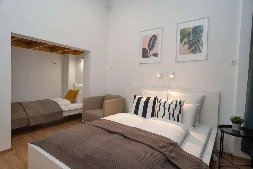 Best Located, 150 M2 5 Bedrooms Apt., Budapest Eksteriør bilde